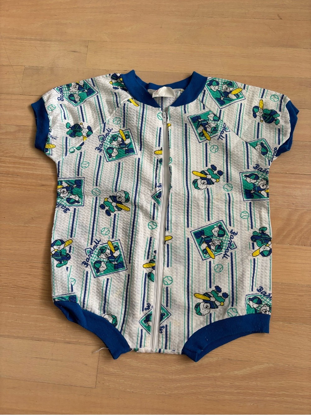 Vintage 1980s Blue & White Baseball Print Baby Onesie size 3